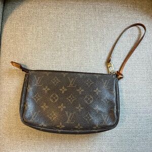 Louis Vuitton pochette